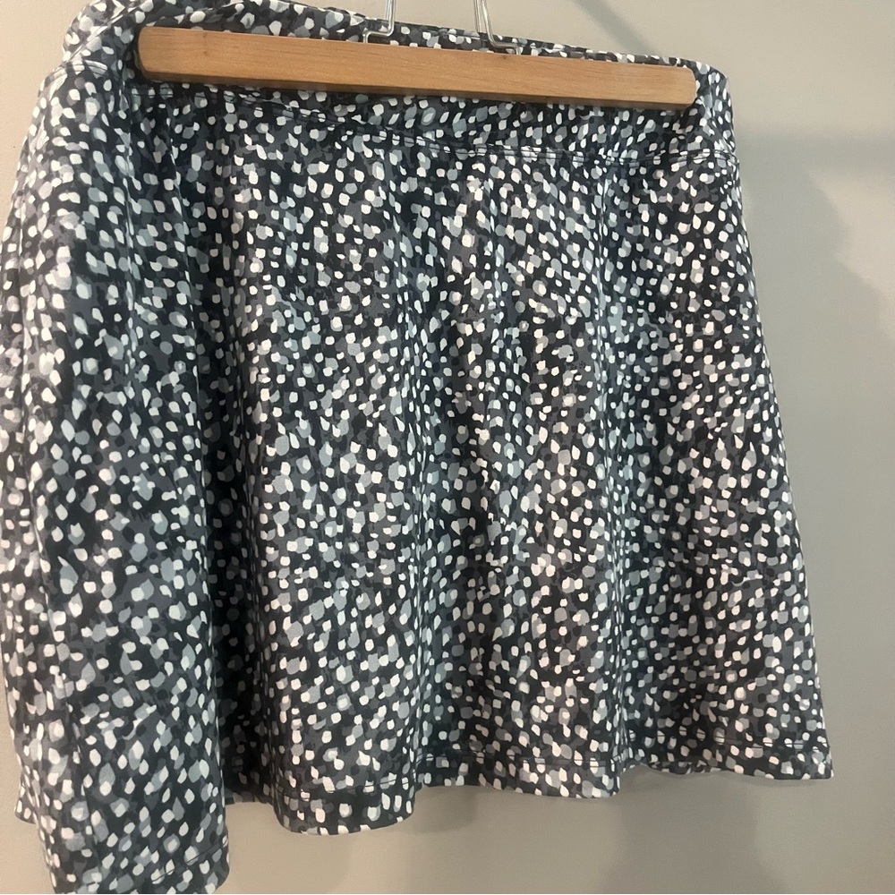 Title Nine Dream Skort Size Large Dapple